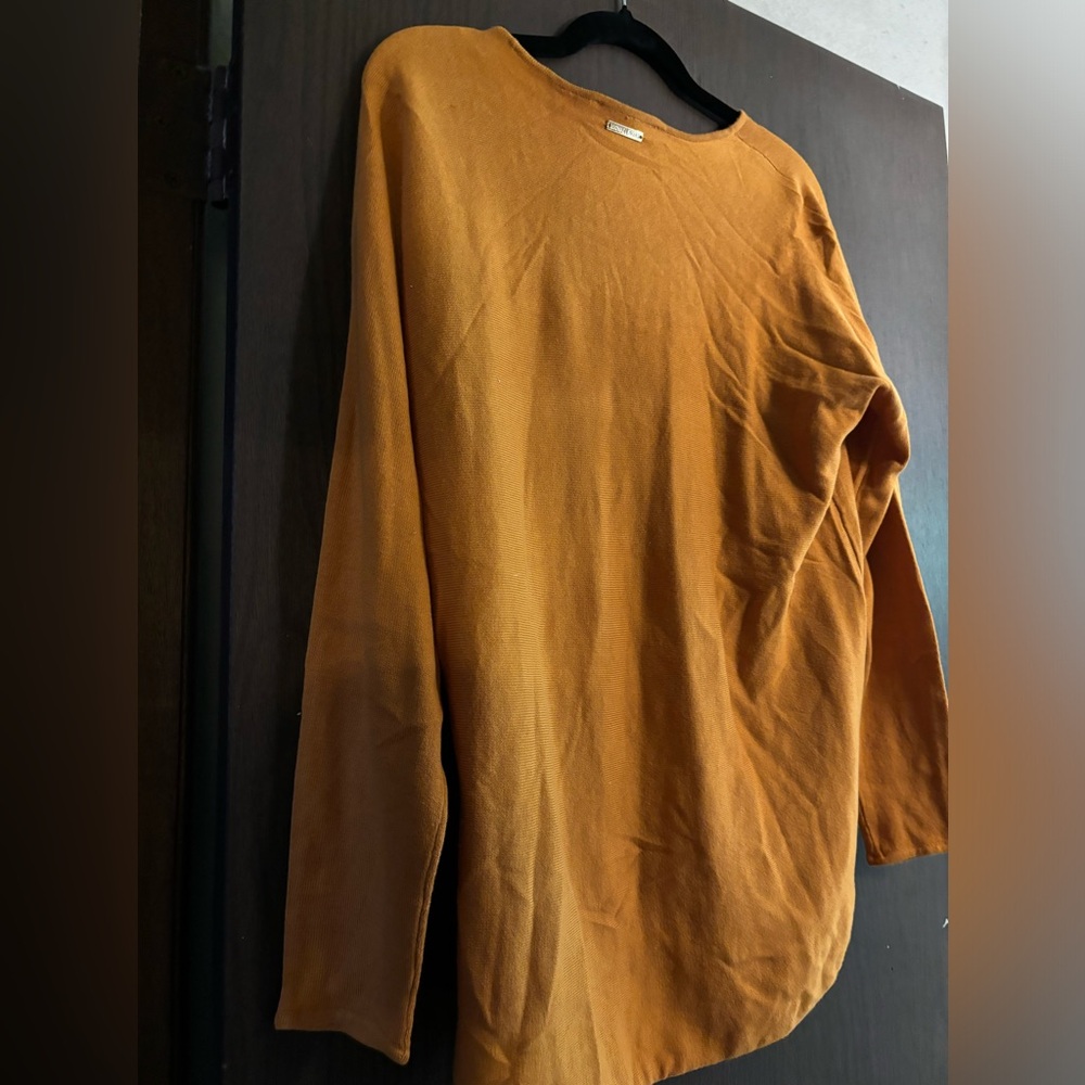HOST PICK NWT Michael Kors, Women’s Size Small Long Sleeve Marigold Sweater Gold - Picture 4 of 8